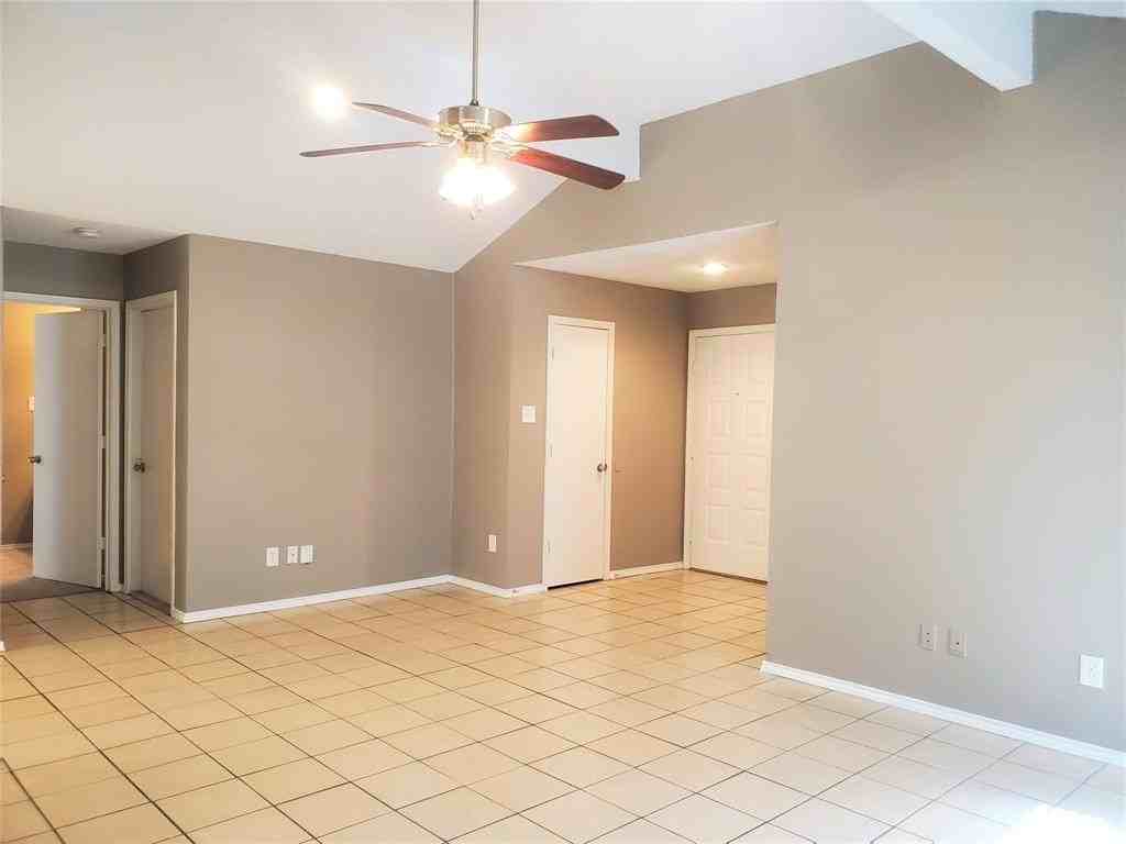 117 Valley Spring Dr - Photo 2 of 9