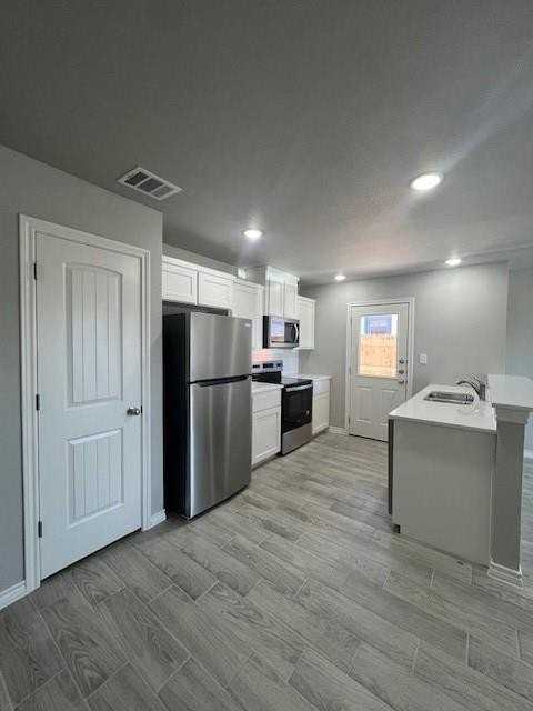 2108 Saulsbury Dr - Photo 4 of 15