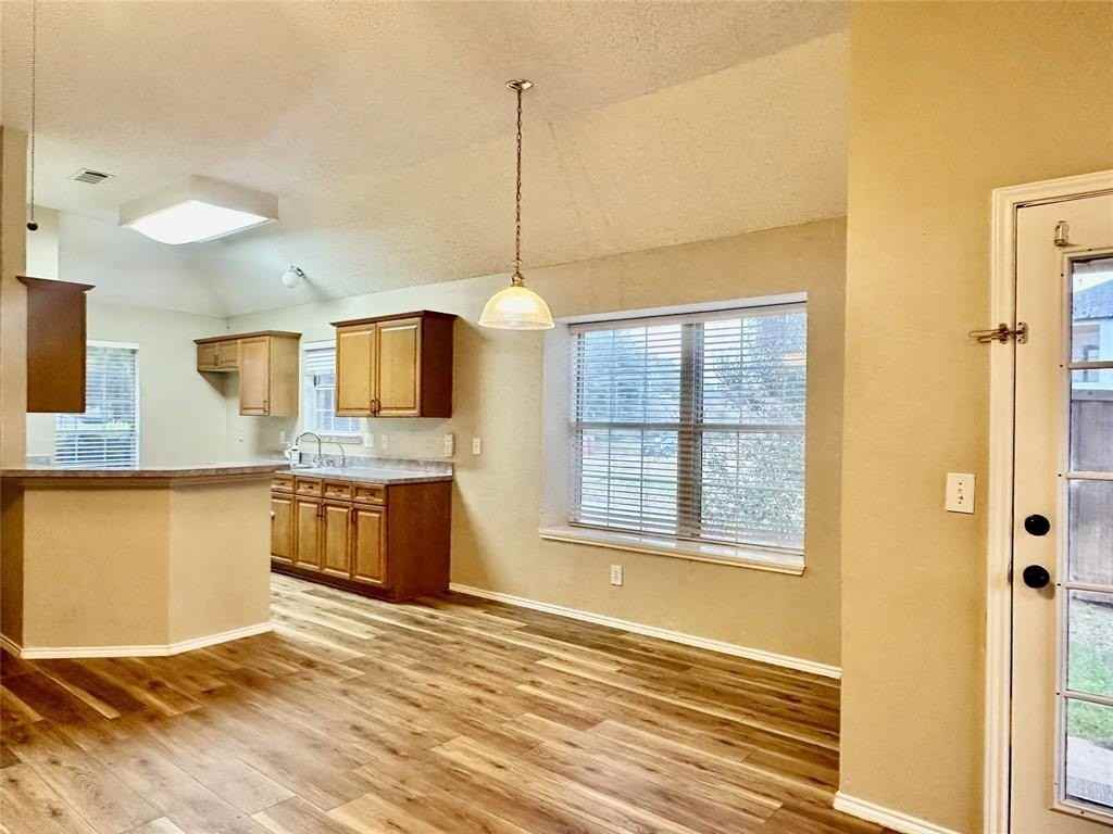 9761 Williford Trl - Photo 4 of 16