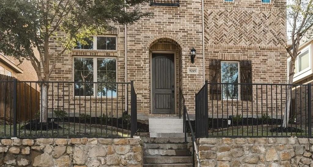 5215 Wakefield Dr - Photo 3 of 36