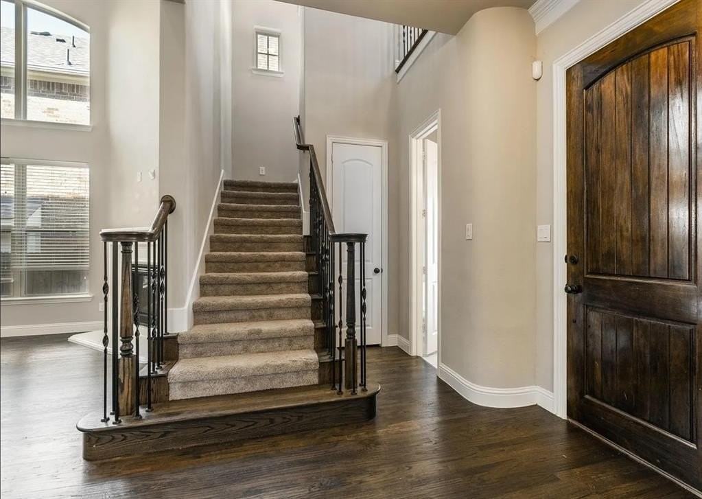 5215 Wakefield Dr - Photo 4 of 36