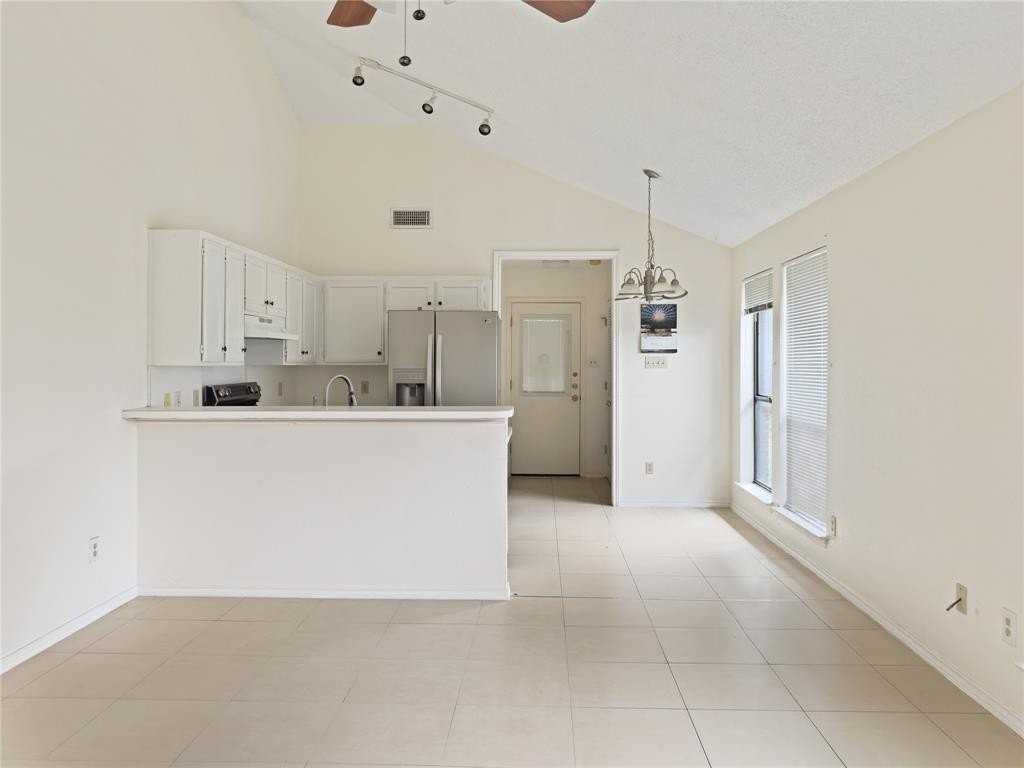 1106 Hollis St #B - Photo 6 of 15