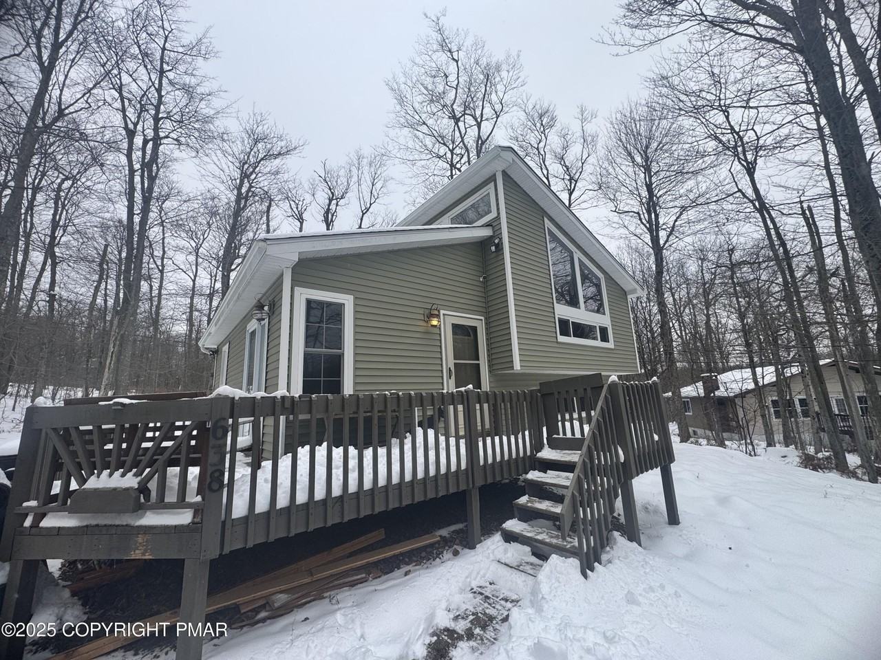 9870 Deerwood Dr - Photo 2 of 18