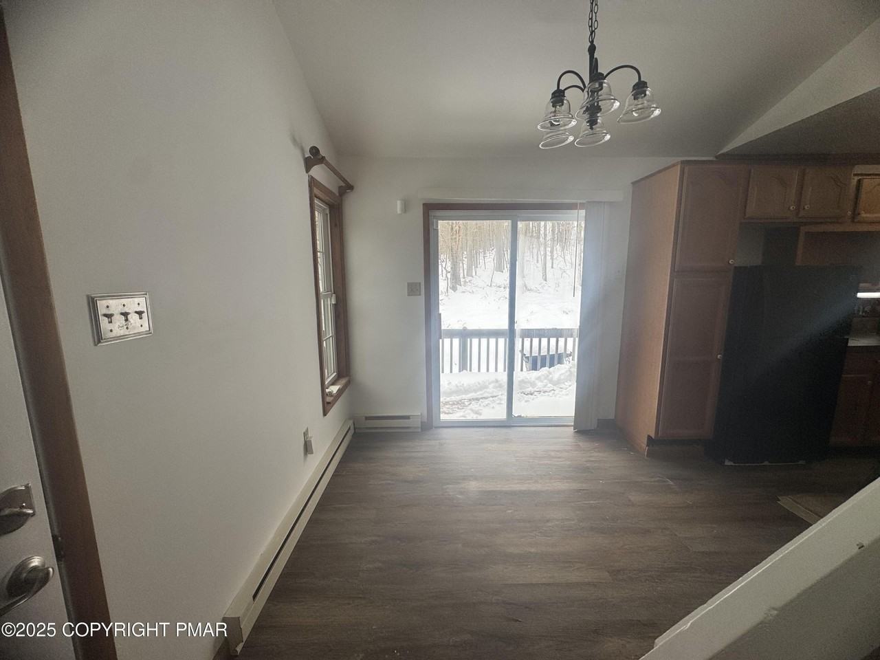 9870 Deerwood Dr - Photo 7 of 18