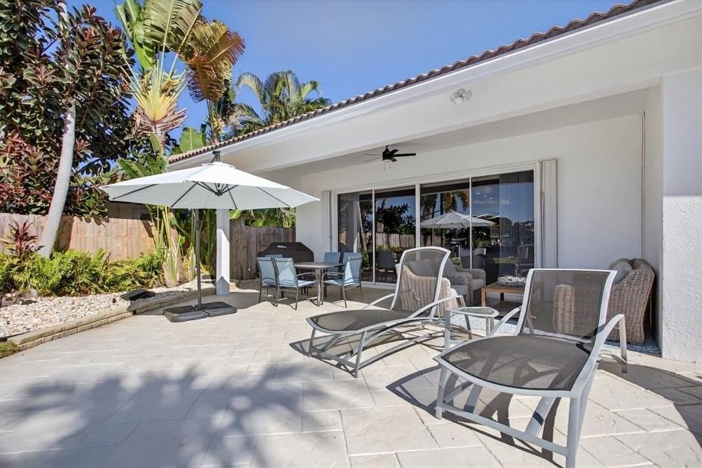 513 S Riverside Dr - Photo 6 of 50