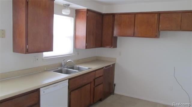 5652 Westpoint St - Photo 4 of 22