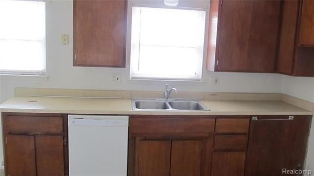 5652 Westpoint St - Photo 5 of 22