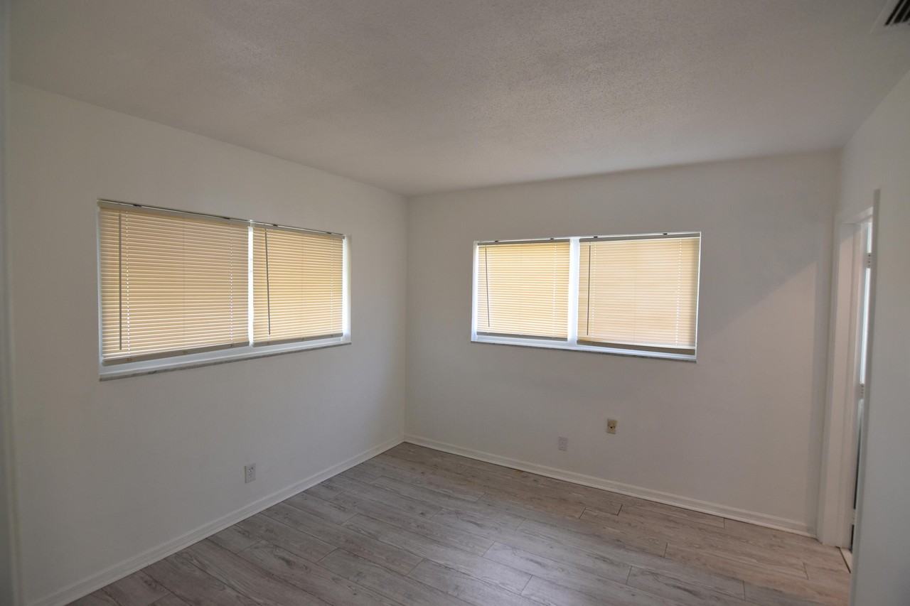 2260 Northeast 5th Avenue - Photo 7 of 25