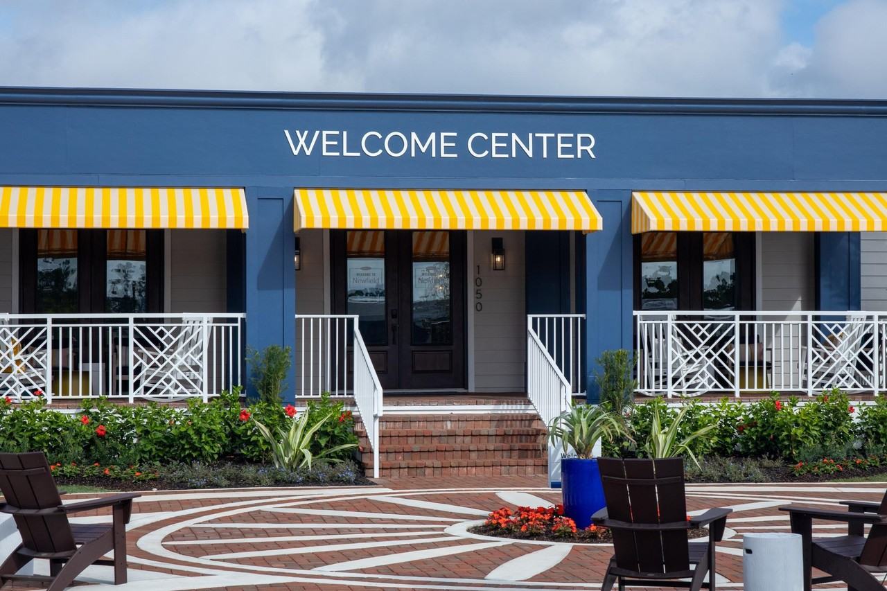 10910 SW Pioneer Pkwy - Photo 2 of 15