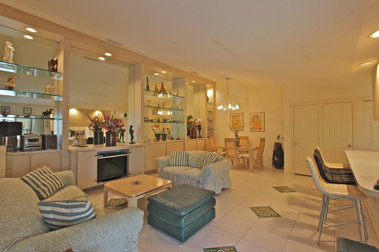 10201 Chapman Oak Court - Photo 4 of 22