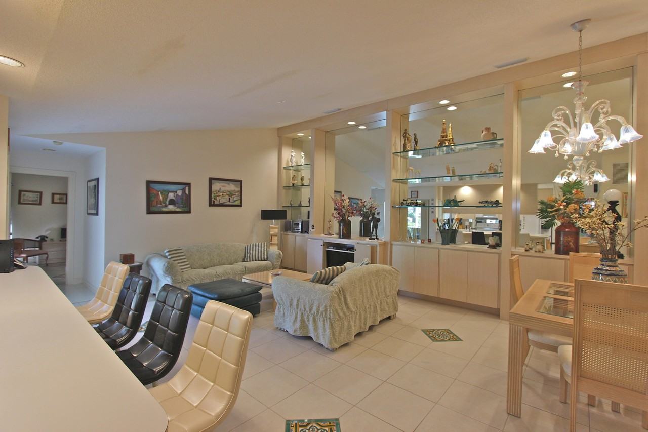 10201 Chapman Oak Court - Photo 6 of 22