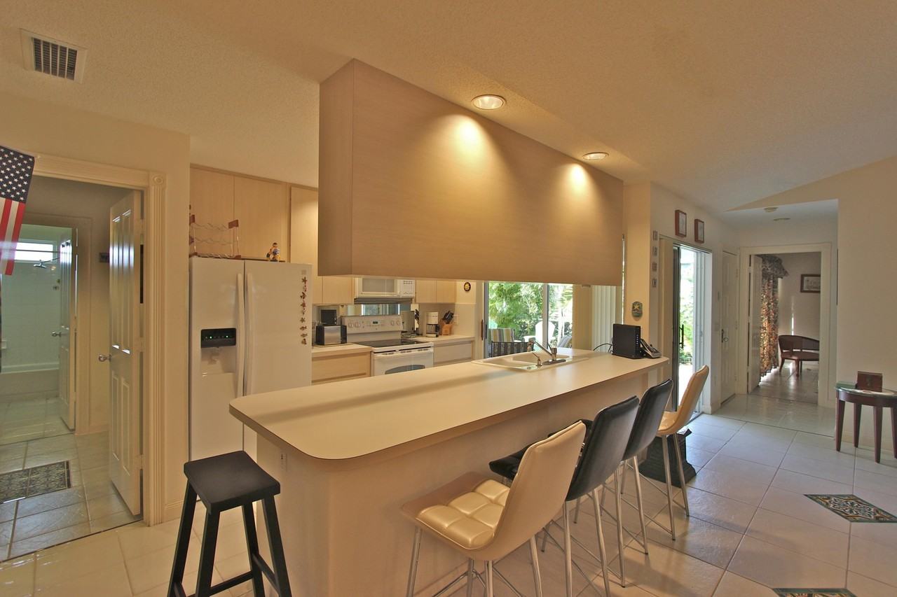 10201 Chapman Oak Court - Photo 7 of 22