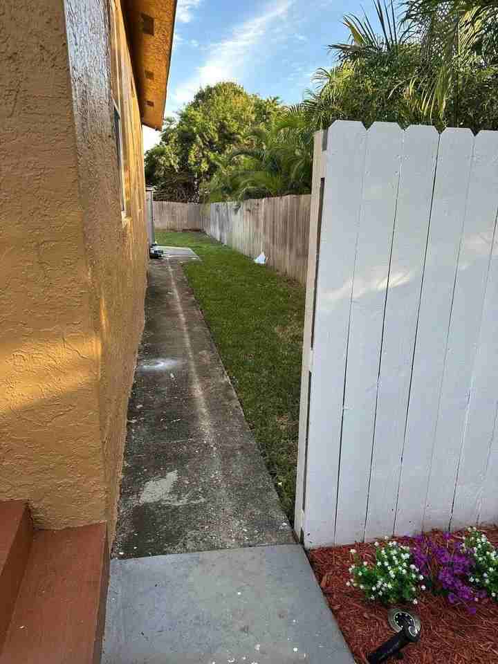 833 833 Briggs Street Street - Photo 3 of 32