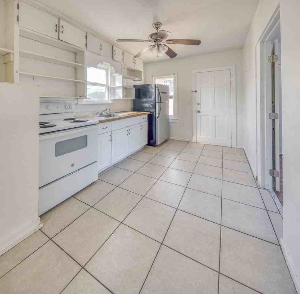 505 S J St #UP - Photo 2 of 8