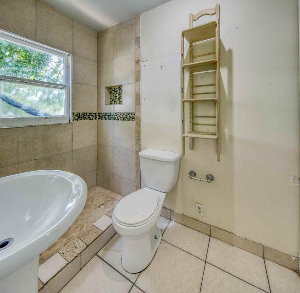 505 S J St #UP - Photo 7 of 8