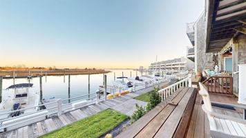 featured image of 1015 Harbour Cove