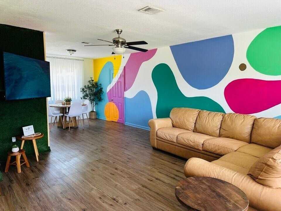 4936 S Lakewood Dr - Photo 2 of 6