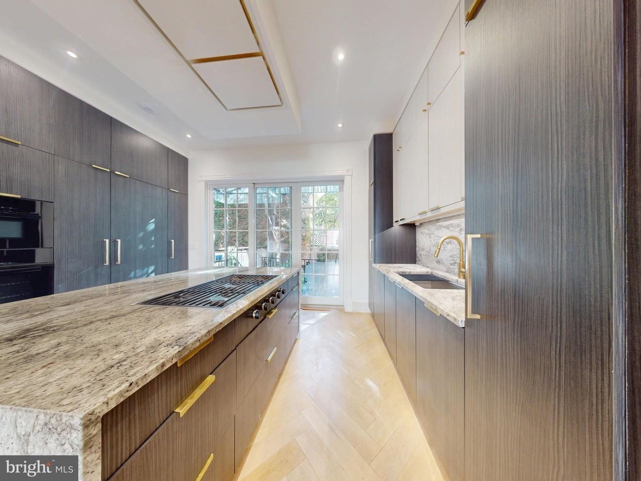 1808 Riggs Place Northwest - Photo 4 of 43