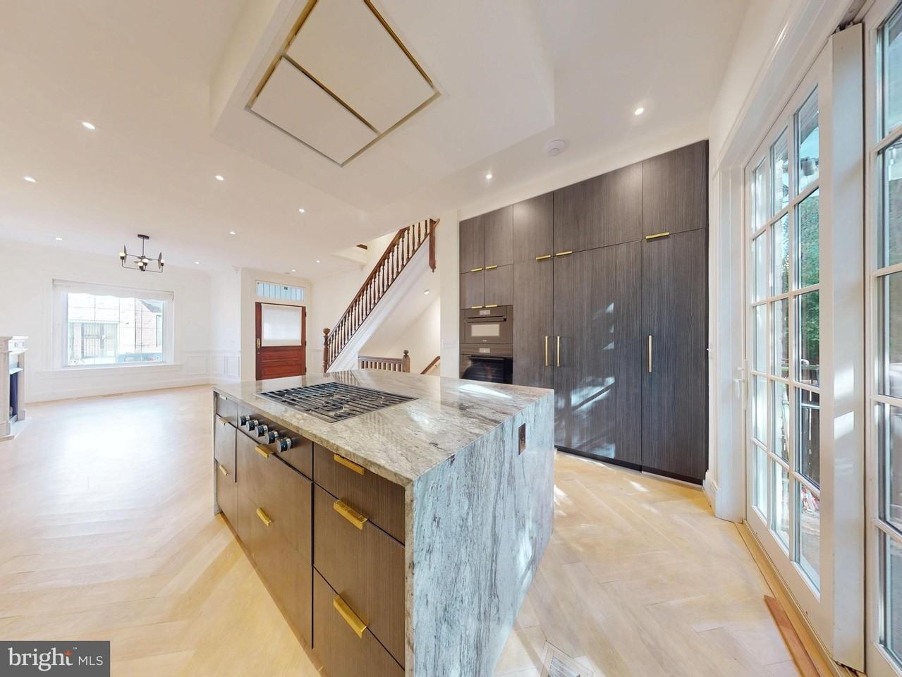 1808 Riggs Place Northwest - Photo 5 of 43