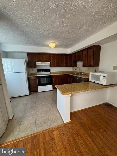 3621 Seaford Court #B - Photo 7 of 25