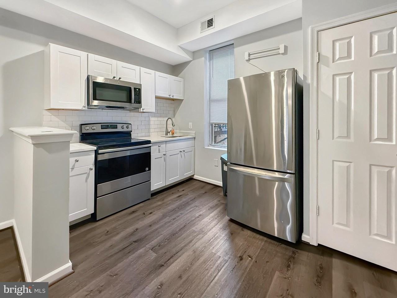 135 East North Avenue #2 - Photo 4 of 29