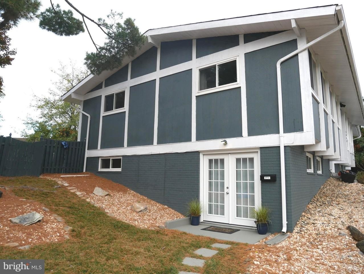 1805 Arcola Ave Apt A #A - Photo 3 of 31