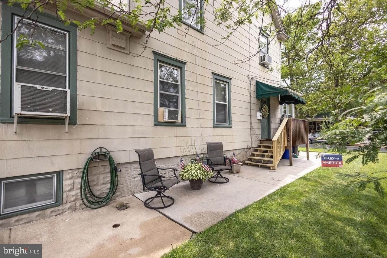 101 Newton Ave - Photo 2 of 18