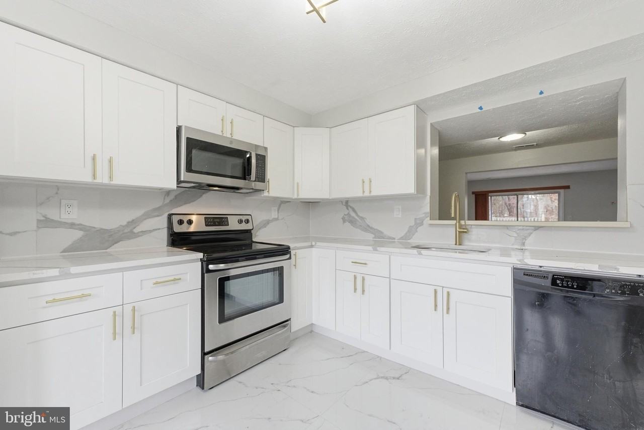 115 Villa Knoll Ct - Photo 3 of 22