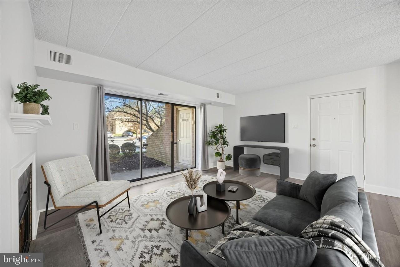 40 Le Forge Court #40 - Photo 2 of 16