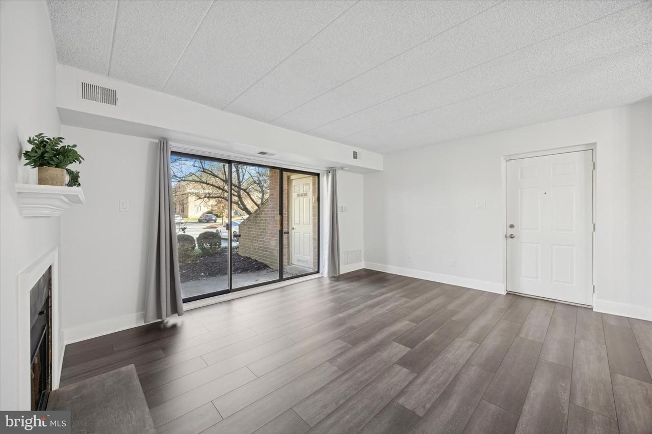 40 Le Forge Court #40 - Photo 3 of 16