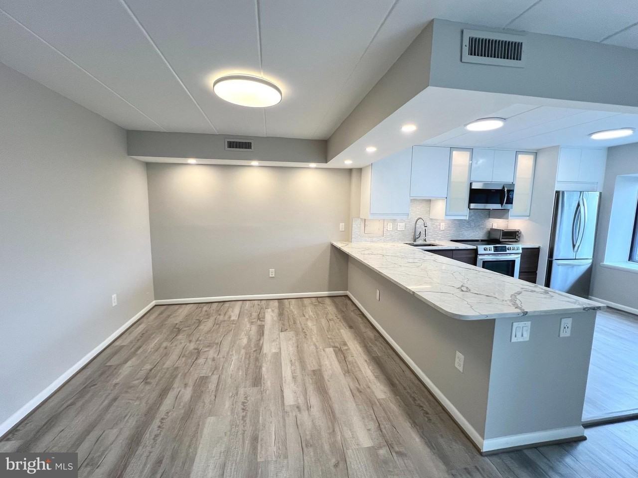 118 Roberts Ln Apt 300 #300 - Photo 5 of 46