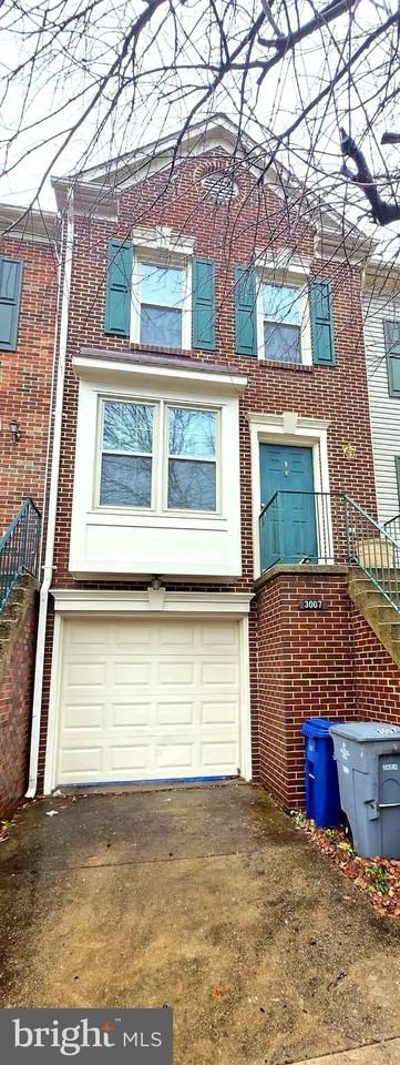 3007 Heritage Springs Ct - Photo 2 of 24