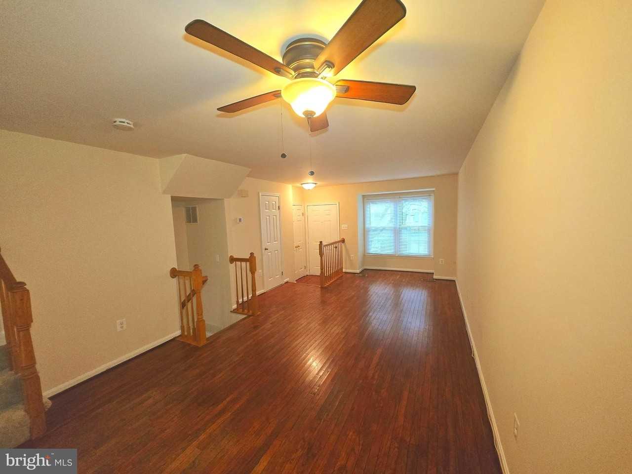 3007 Heritage Springs Ct - Photo 4 of 24