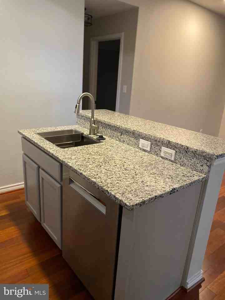 12161 Penderview Terrace #906 - Photo 4 of 20