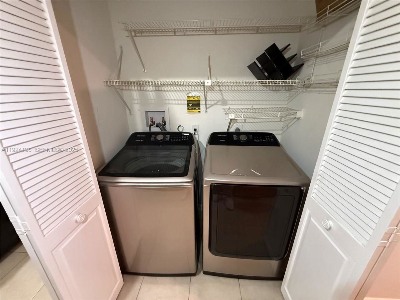 3325 Oak Dr - Photo 4 of 8