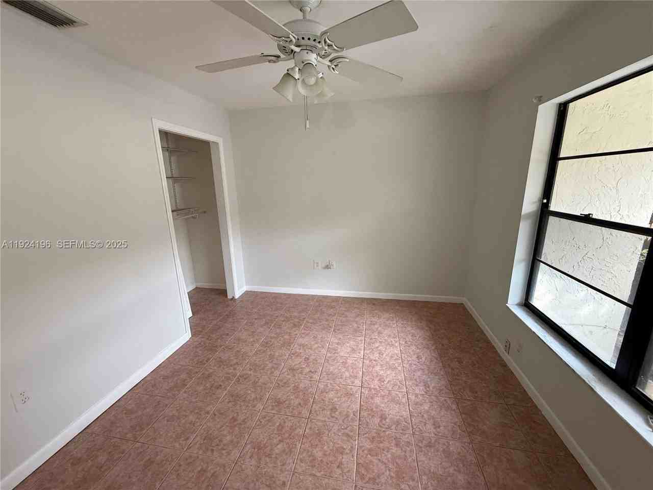 3325 Oak Dr - Photo 5 of 8