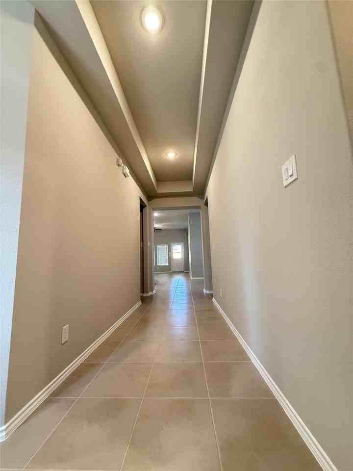 31965 Retama Ranch Ln - Photo 4 of 18
