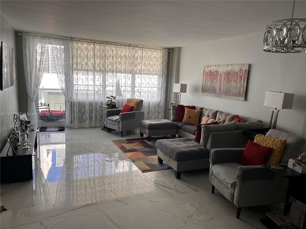 3725 South Ocean Drive #1103 - Photo 4 of 8