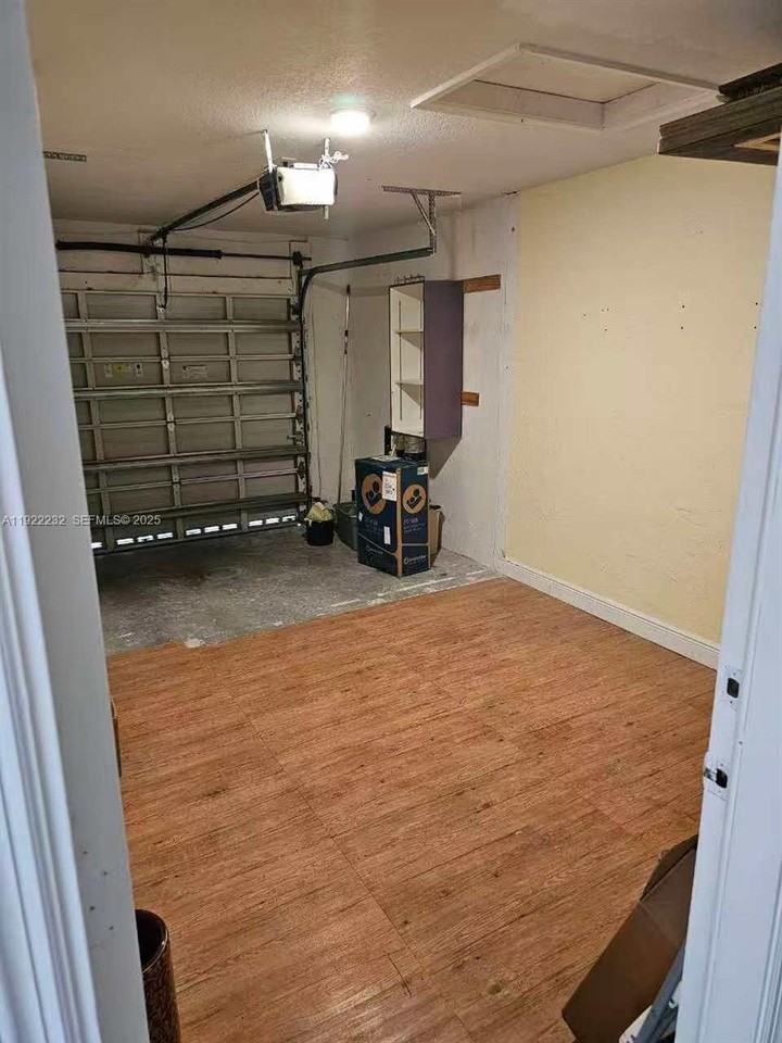 2816 Nw 99th Ter - Photo 3 of 8