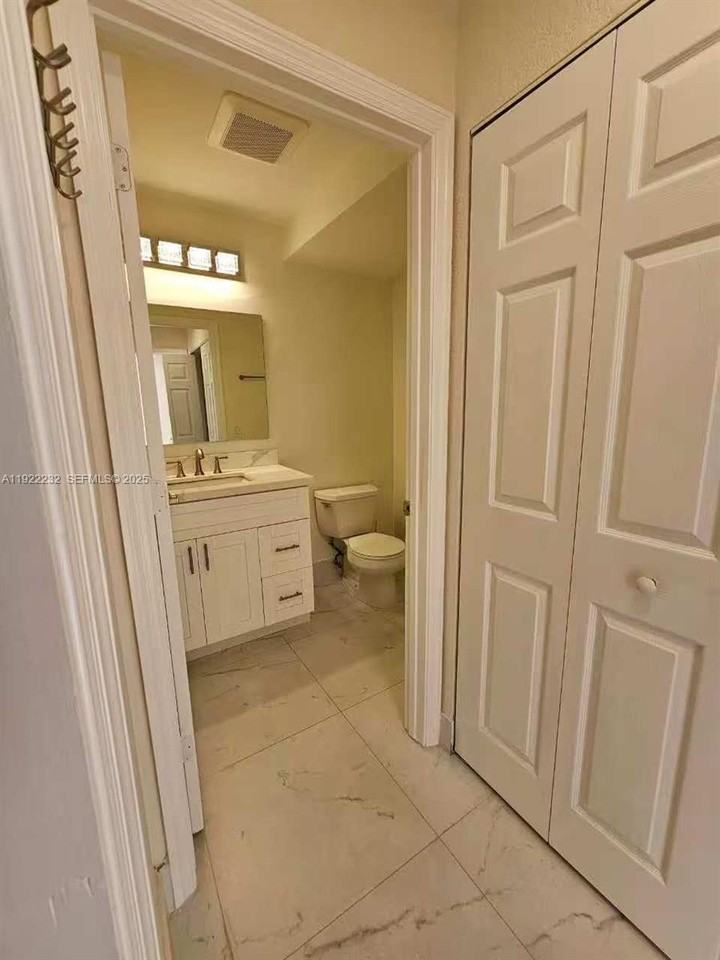 2816 Nw 99th Ter - Photo 6 of 8