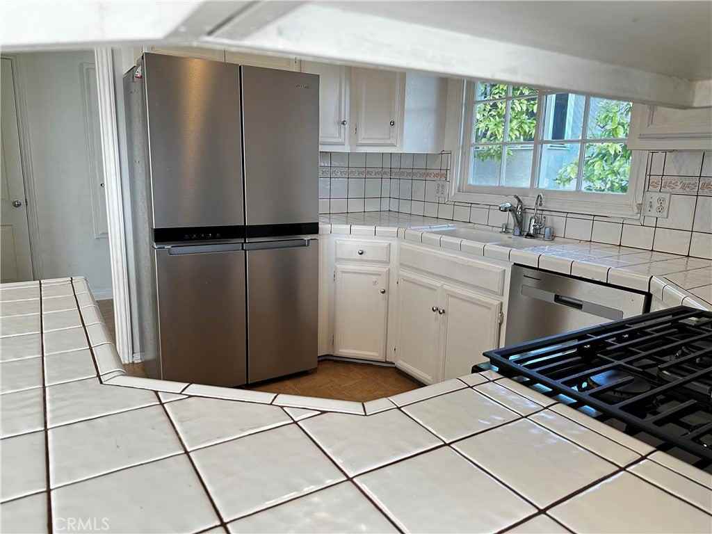 2900 Shakespeare Drive - Photo 6 of 18