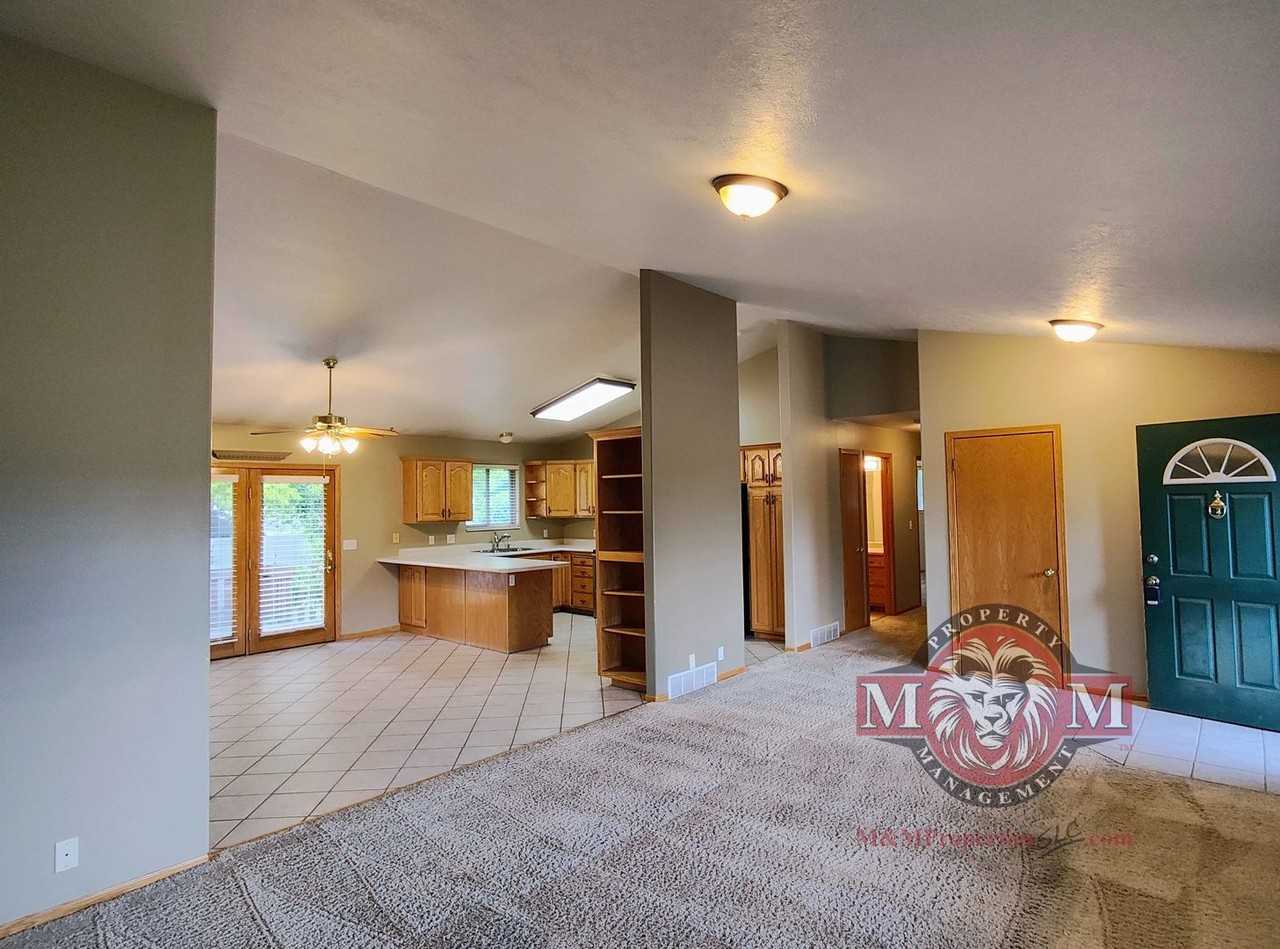 153 East 11800 South - Photo 5 of 33