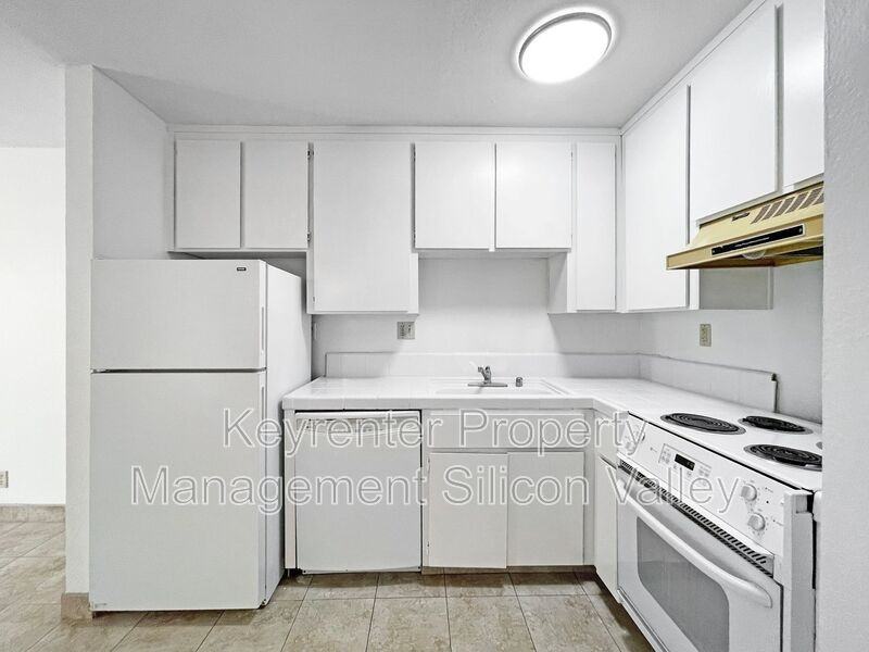 889 Canfield Ct #2 - Photo 7 of 14