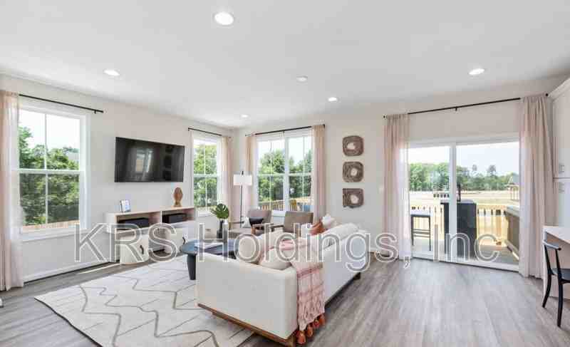 3910 Applegate Ct - Photo 6 of 22