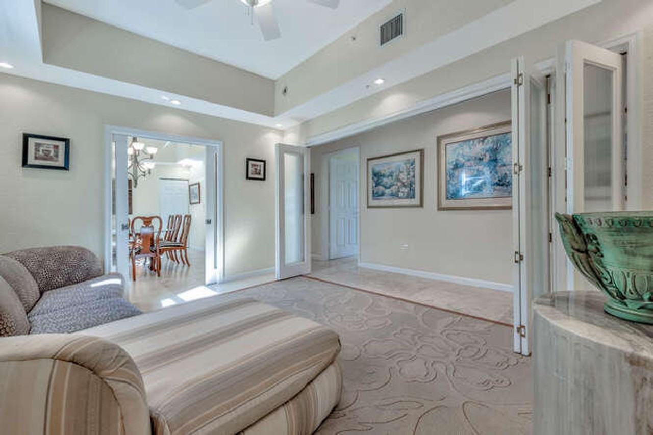 1640 Presidential Way - Photo 3 of 17