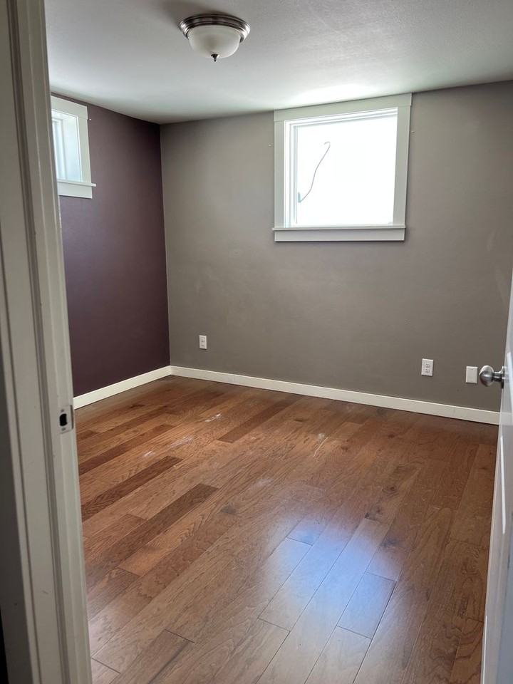 208 East Franklin Street - Photo 4 of 9