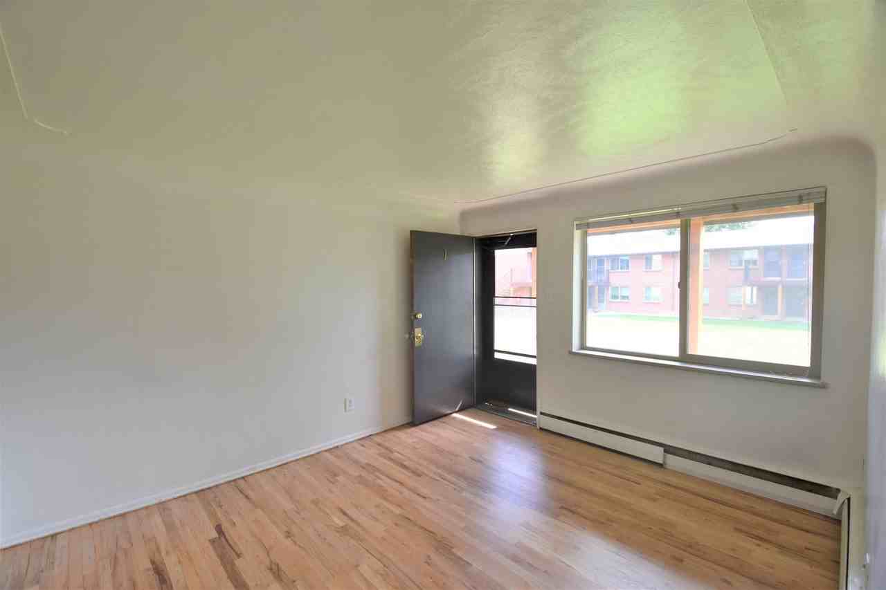 911-933 Portland Place - Photo 3 of 29