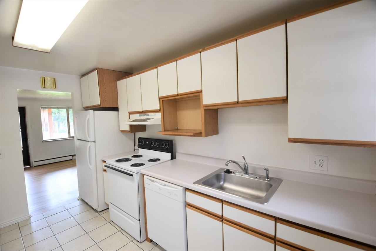 911-933 Portland Place - Photo 4 of 29