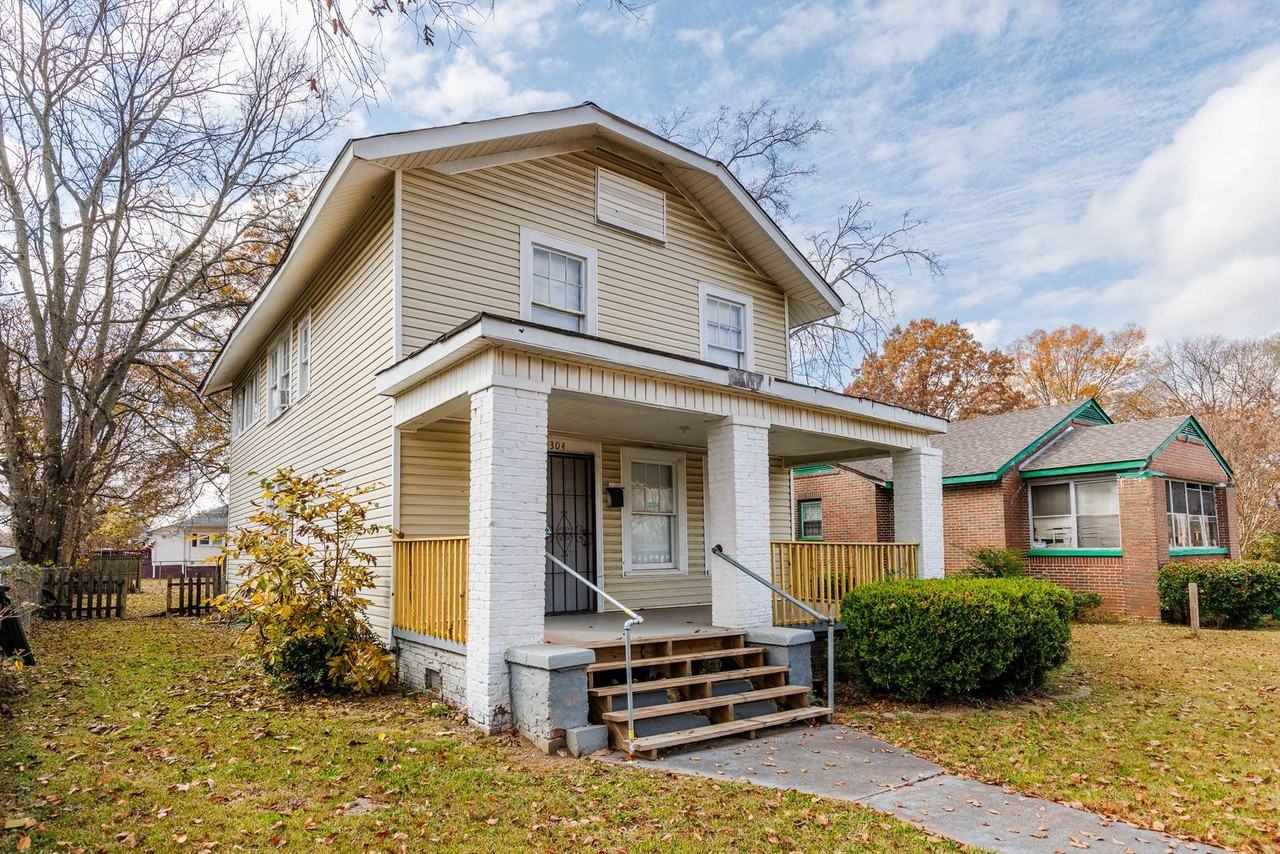 304 12th Street Southwest