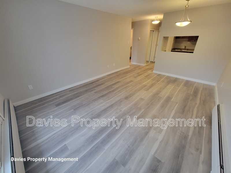 10326 117 St Nw #302 - Photo 3 of 10